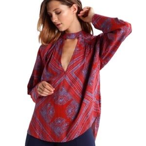 FREE PEOPLE tunic top geometric print peep back v-neck women’s Size Small